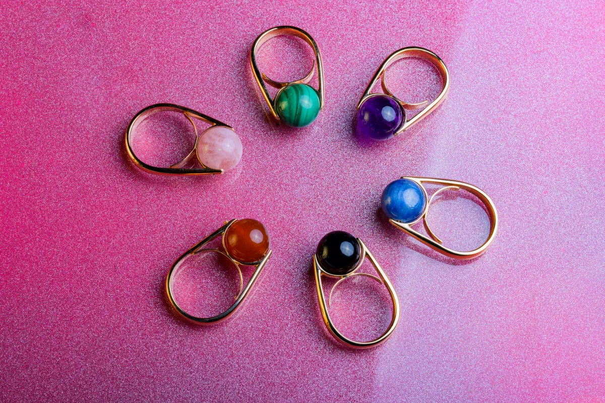 Abacus — anelli con sfera di pietra dura