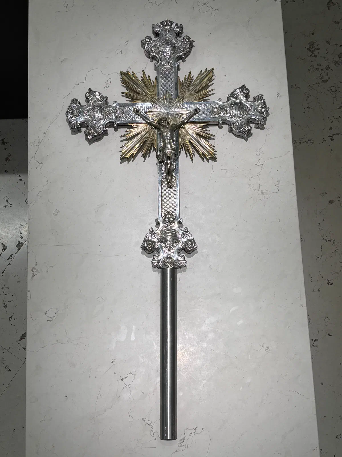 Crocifisso astile — consolidamento e lamiera