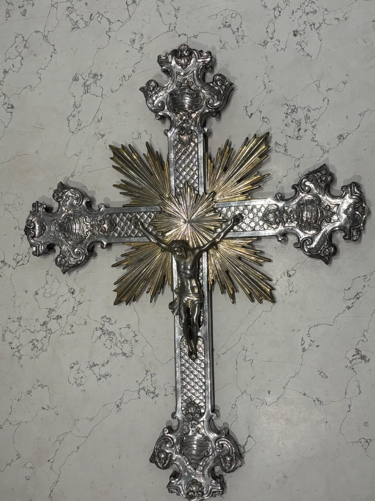 Crocifisso astile — consolidamento e lamiera — Prima