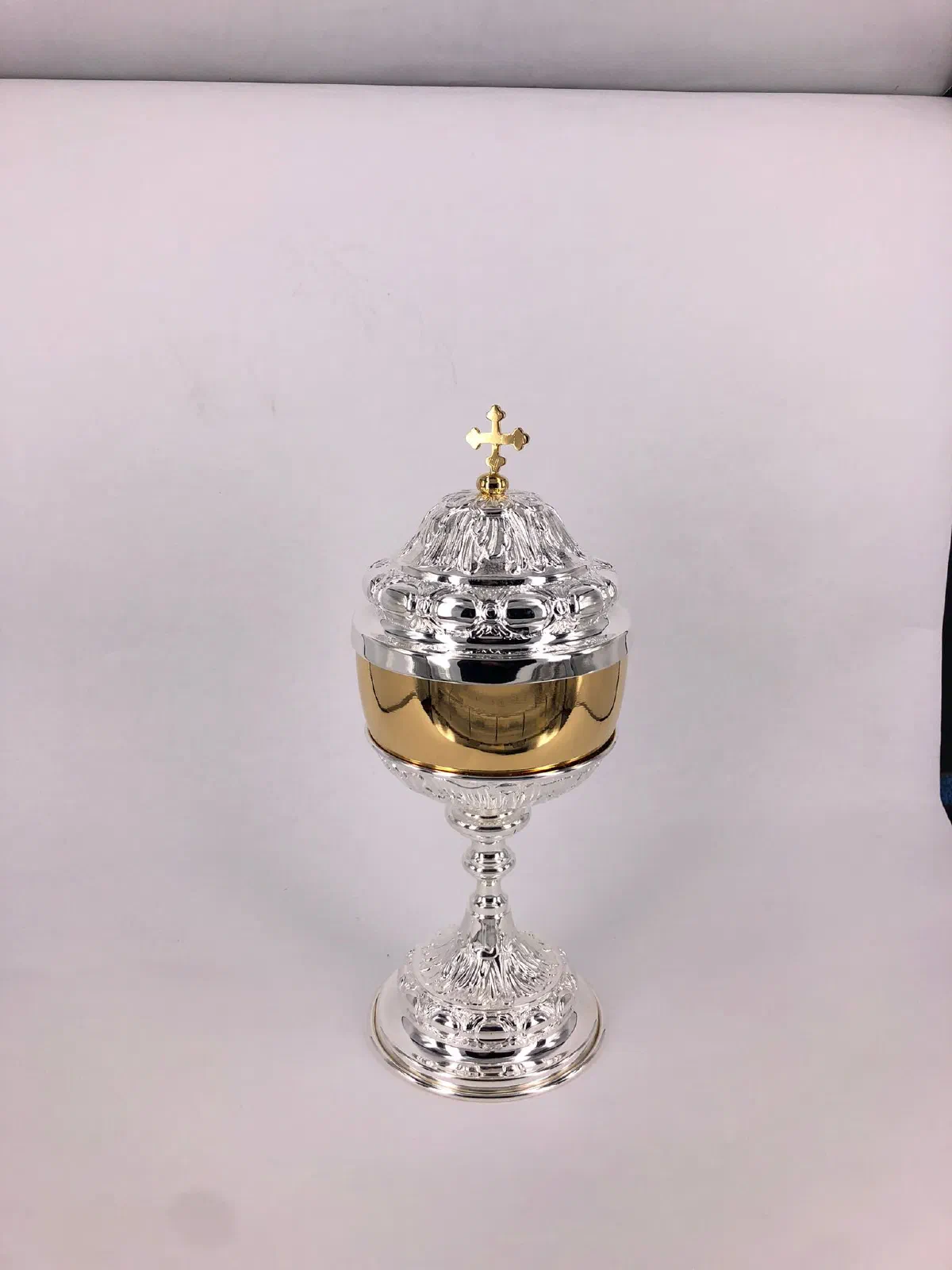 Pisside in argento e oro — restauro