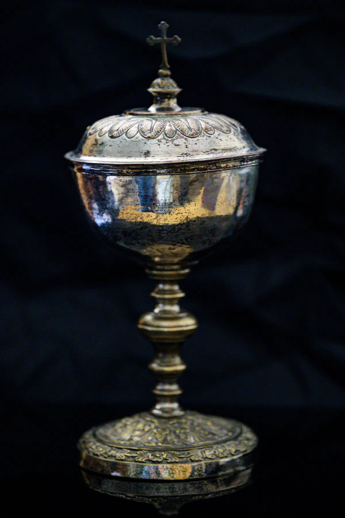 Pissidi in argento — restauro e rifinitura — Prima